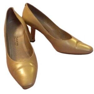 St. John Size 7.5 B Womens Gold Leather Heels Classic Pump Shoes Made In Italy